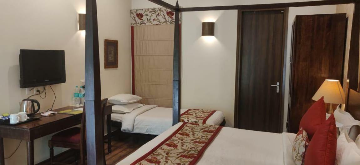 Devraj Niwas Hotel Jaipur Ngoại thất bức ảnh