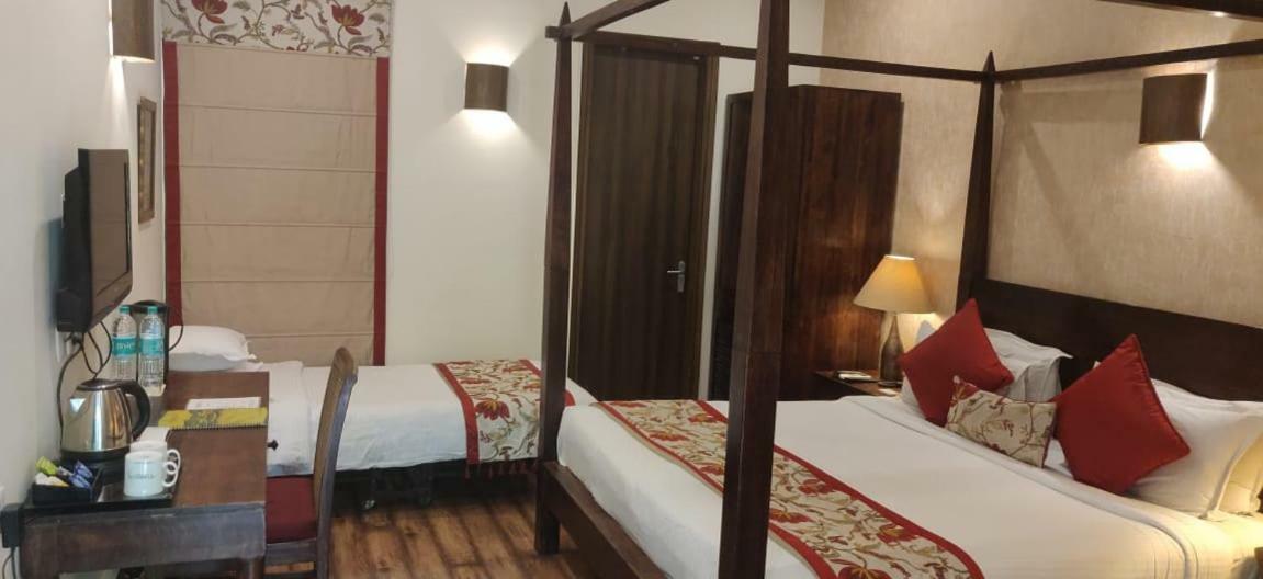 Devraj Niwas Hotel Jaipur Ngoại thất bức ảnh