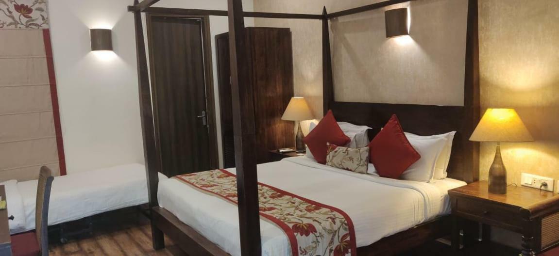Devraj Niwas Hotel Jaipur Ngoại thất bức ảnh